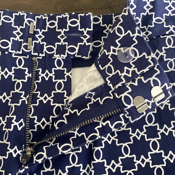 JONES NEW YORK Dressy Shorts -Size 4 - Picture 4 of 5